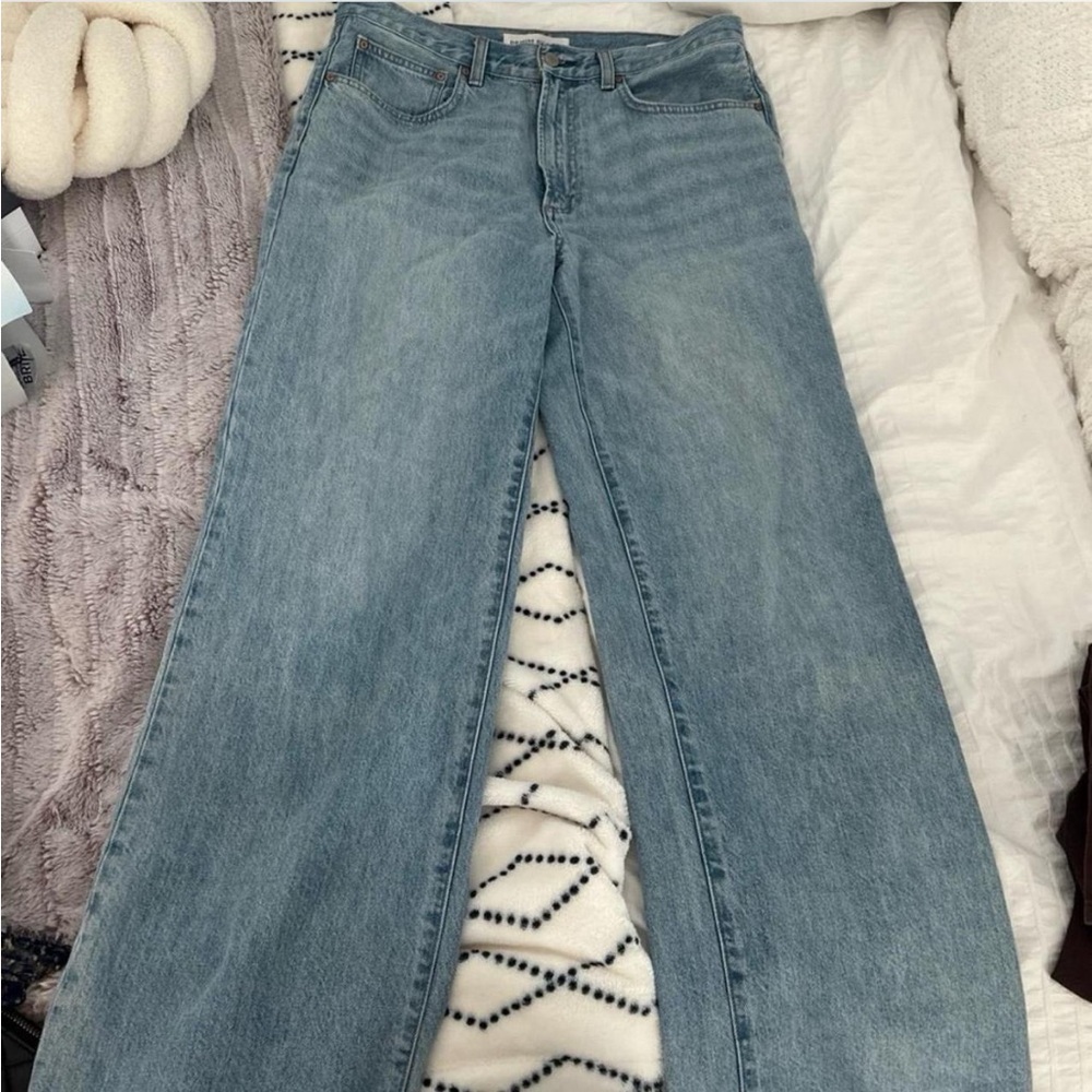 Aritzia Blue Straight Leg Jeans with Vintage Appeal